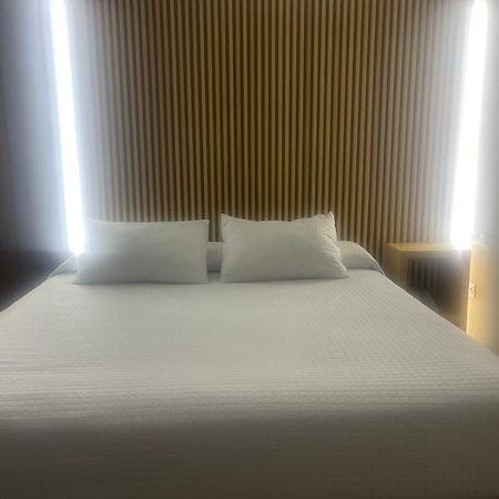 Hotel Orly シンソ・デ・リミア エクステリア 写真